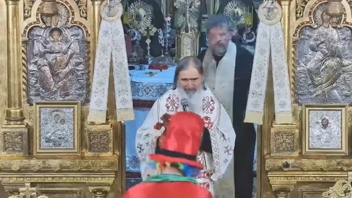un clovn a intrerupt slujba oficiata de ips teodosie imaginile cu reactia ierarhului tomisului au devenit virale