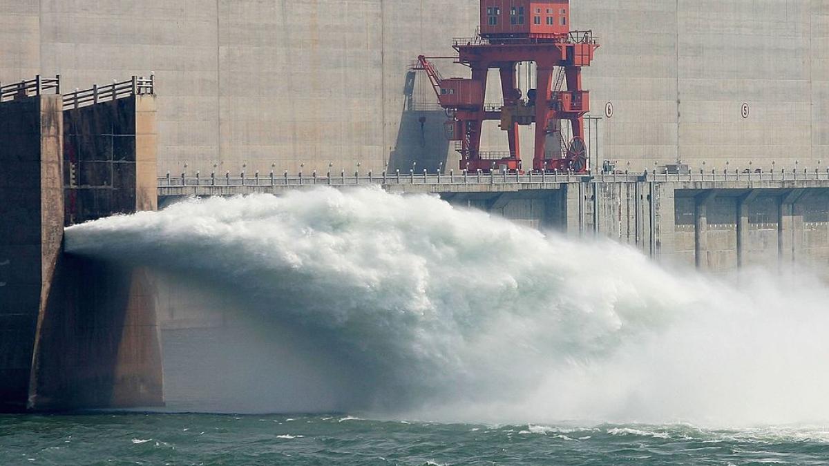 hackerii rusi au preluat controlul asupra unui baraj din europa si au dat drumul la apa