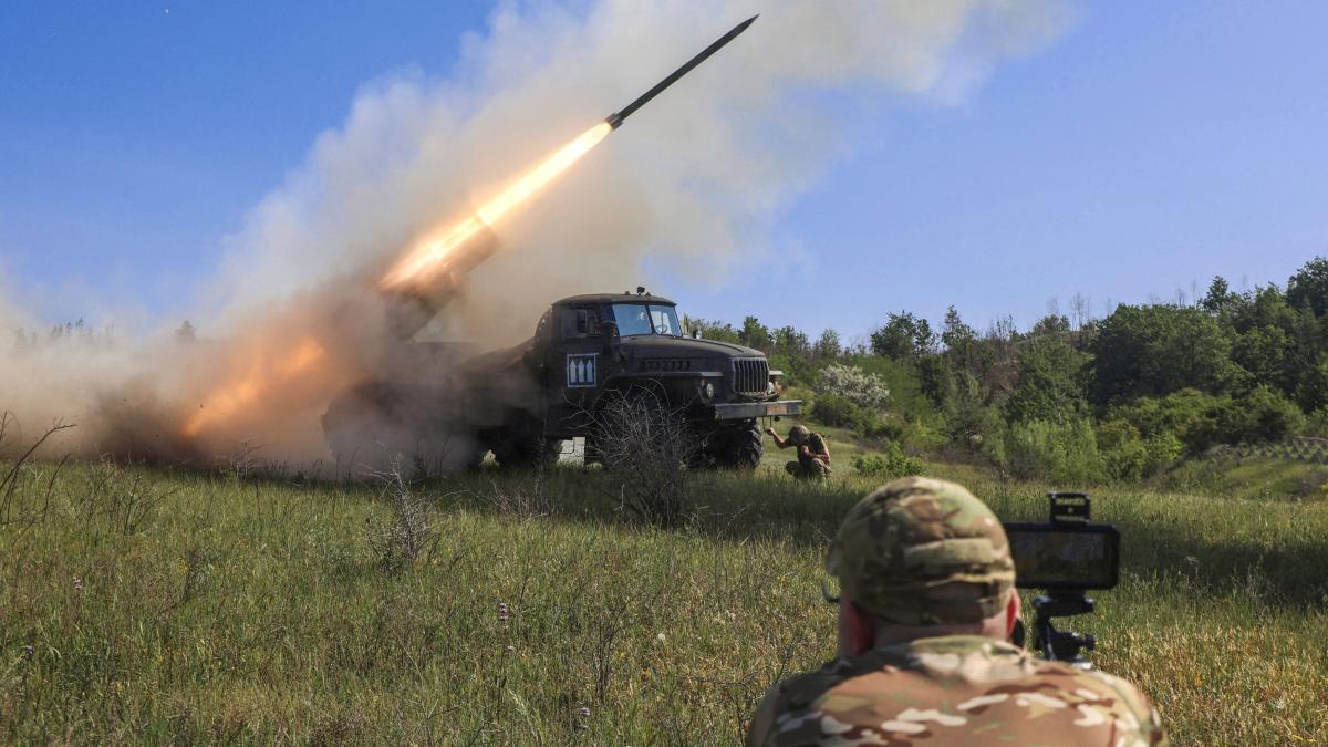 ucraina anunta ca frontul de est s a stabilizat chiar cu o zi inainte de intalnirea trump putin rezista cu incredere