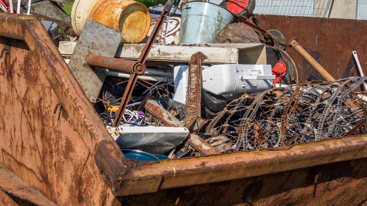 un roman a fost arestat in italia pentru furt de cupru ce au descoperit anchetatorii la perchezitii