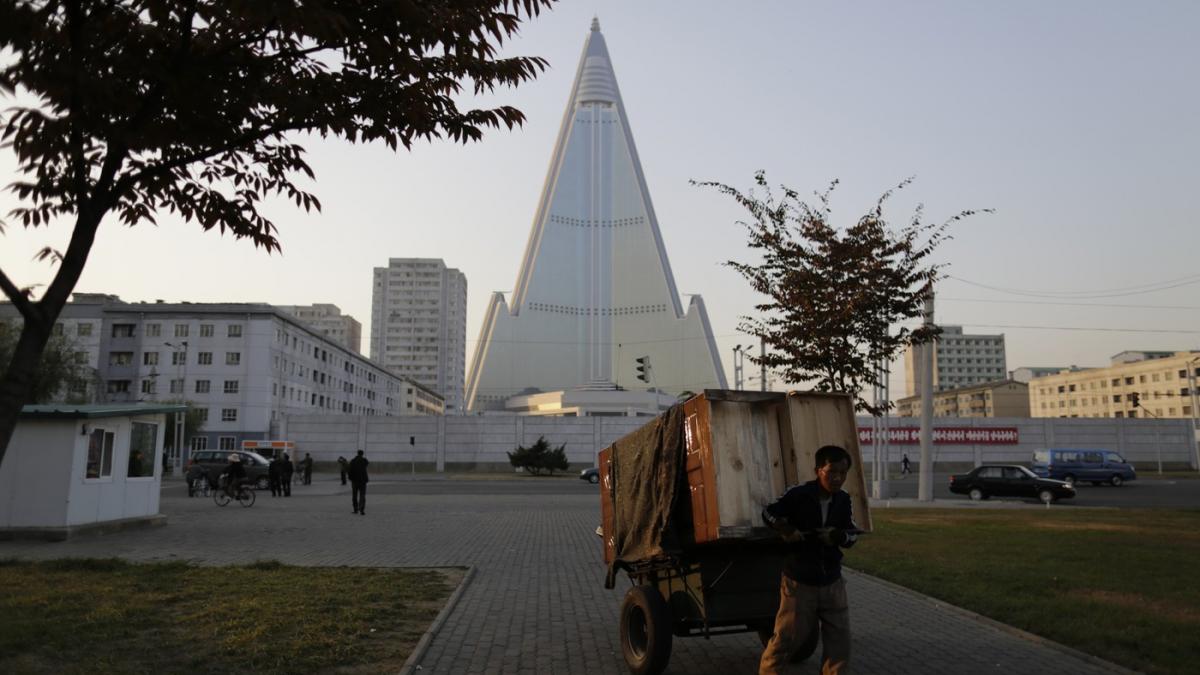 hotelul blestemat cea mai inalta cladire din coreea de nord este un hotel abandonat care nu a gazduit pe nimeni niciodata