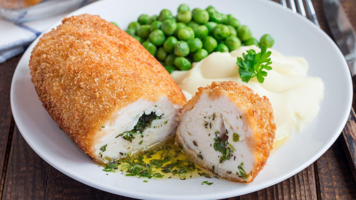 rusia insulta ucraina inainte de summit ul din alaska putin le a servit jurnalistilor pui a la kiev la pranzul din avion