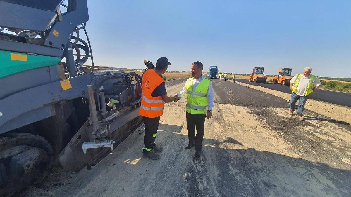 a inceput asfaltarea pe ultimul tronson al lotului 3 nord din a0 pasajul de la dn3 nu va fi gata anul acesta