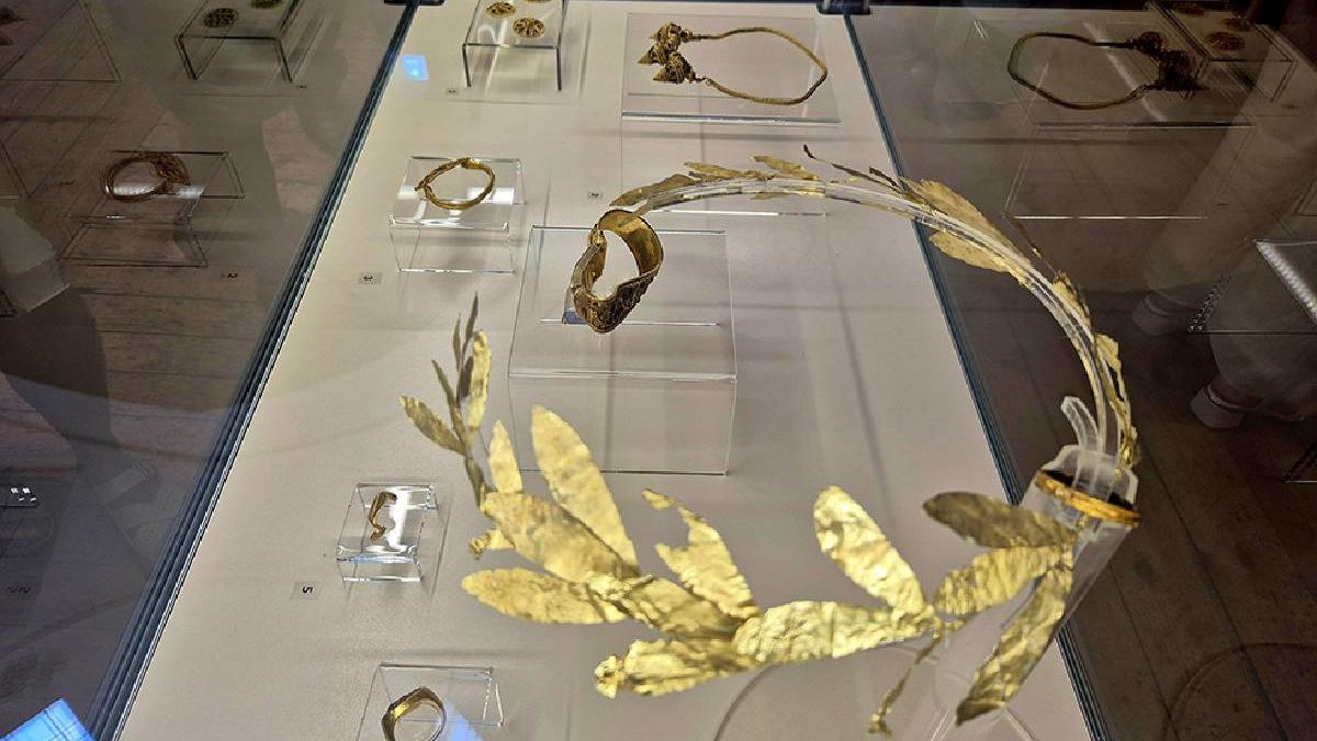 aur elenistic descoperit intr un tinut uitat de dumnezeu expus la muzeul national de arheologie din sofia