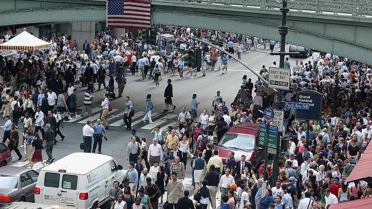 cea mai lunga noapte cum a fost paralizat new york ul in 2003 de o pana de curent care a afectat peste 50 de milioane de oameni