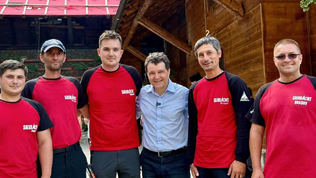 presedintele nicusor dan a vizitat baza salvamont de pe valea sambetei