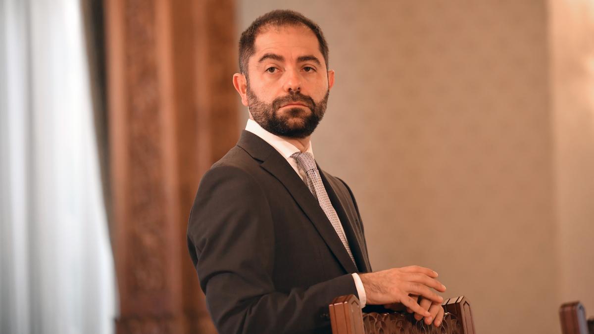 radu burnete salarizarea publica in romania e o zapaceala din care nu intelegem nimic povestea asta cu sporurile trebuie sa dispara