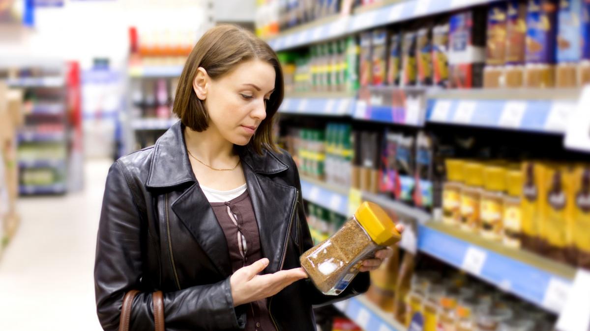 din cauza numarului mare de furturi magazinele din roma inlocuiesc produsele de pe rafturi cu niste cartoane