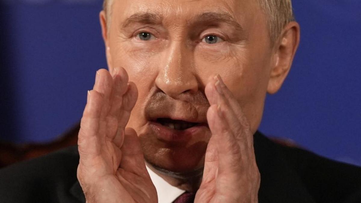 lumea a ramas umita cand l a auzit pe vladimir putin vorbind in engleza de fapt o face mai des decat s ar crede