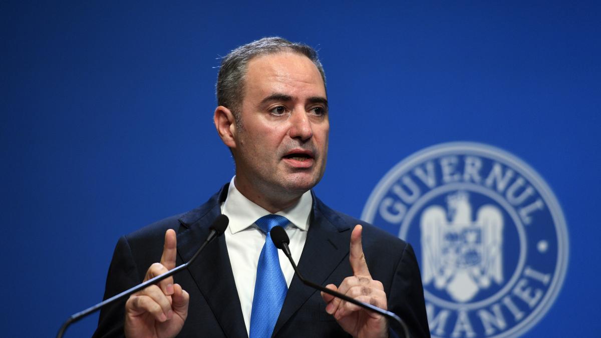 ministrul finantelor anunta masuri impotriva firmelor fantoma aproape o jum tate de milion de firme inactive azi blocheaza piata