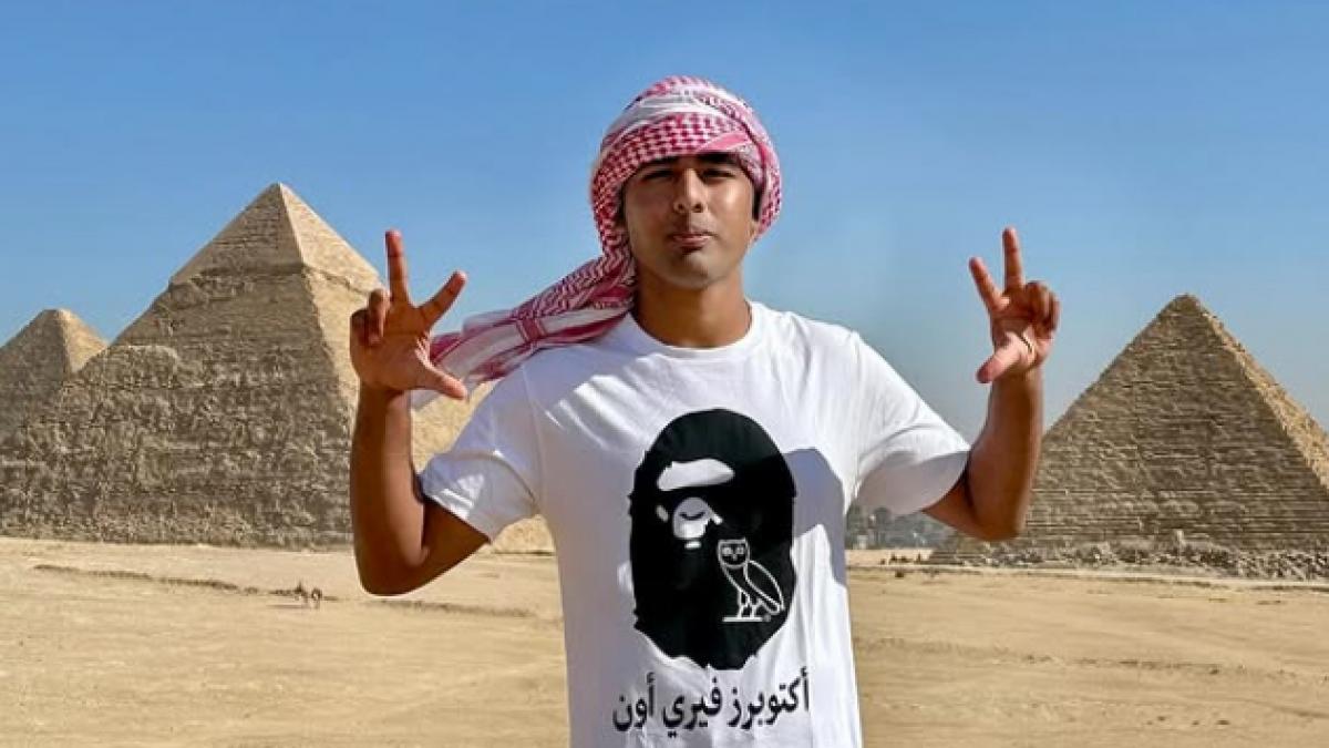 pana la 19 ani a calatorit singur in 118 tari arjun malaviya a predat engleza in irak a stat cu talibanii si a vazut cum e nauru