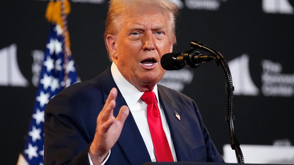 trump anunta eliminarea votului prin corespondenta si a masinilor de vot pentru a preveni fraudele la alegeri in sua