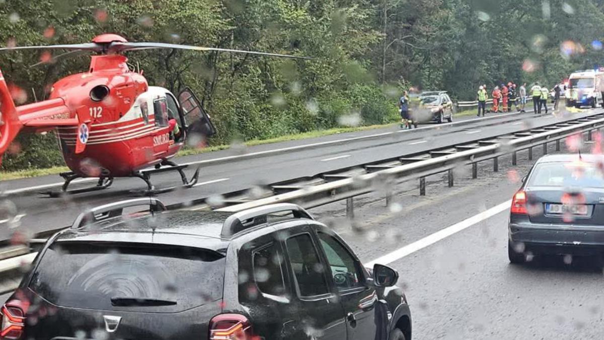 accident grav pe autostrada a1 doi pietoni au fost loviti de un camion circulatia este complet blocata pe sensul bucuresti pitesti