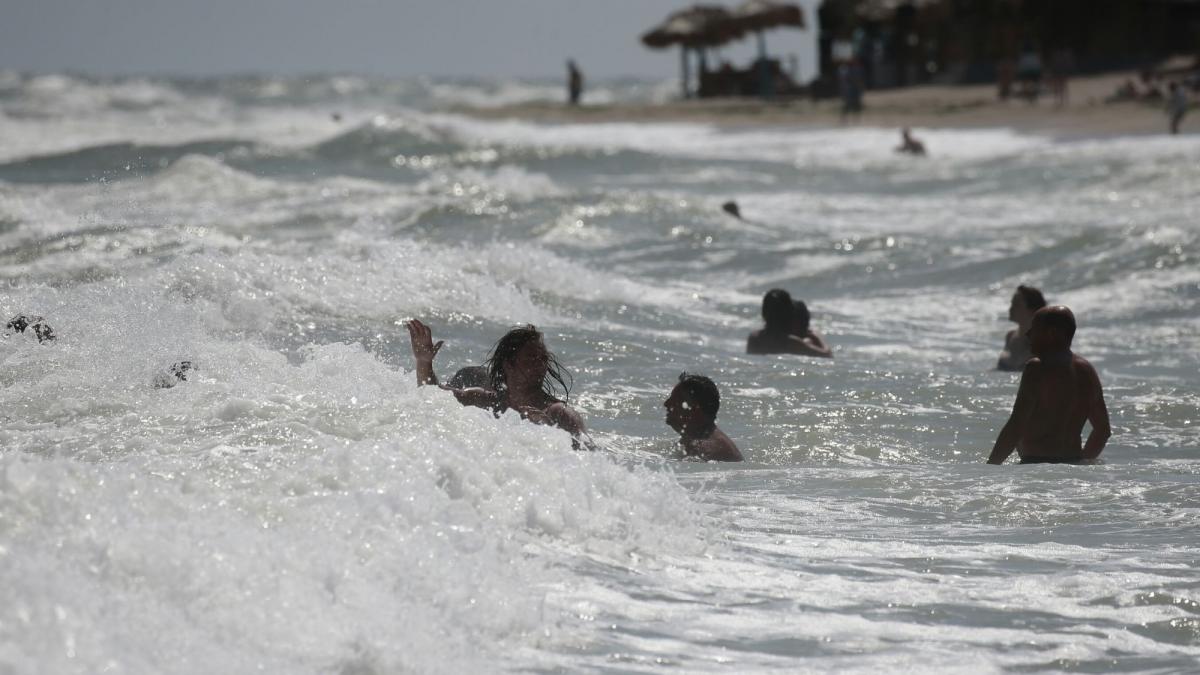 o bacterie periculoasa se dezvolta in apa calda a marii la ce trebuie sa fie atenti turistii care sunt acum pe litoral