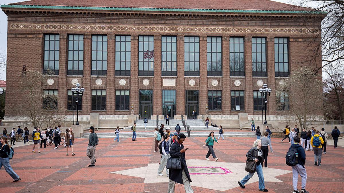 sua au revocat peste 6 000 de vize pentru studenti internationali