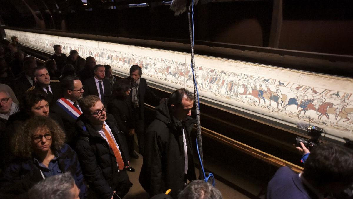 tapiseria bayeux va fi adusa la londra intrebarea e insa cum va fi mutata broderia de 70 de metri veche de noua secole