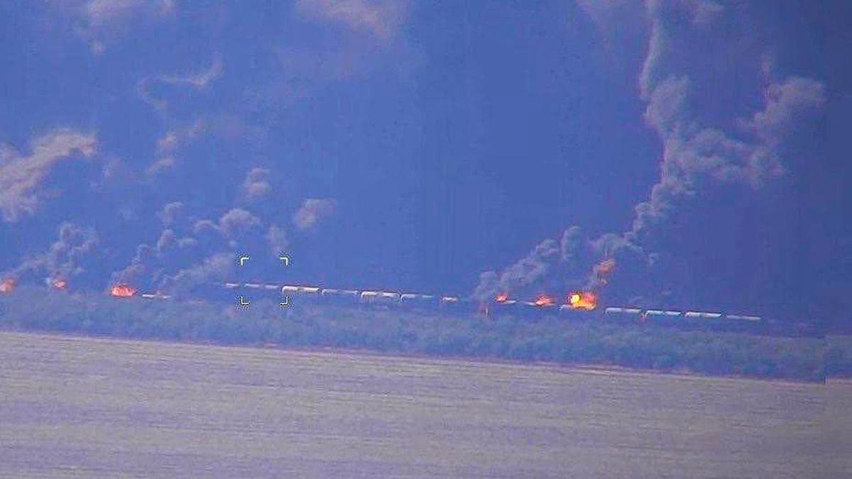 ucraina a deraiat si incendiat un tren rusesc intr un atac cu drone in zaporojie apoi a publicat imaginile arde minunat