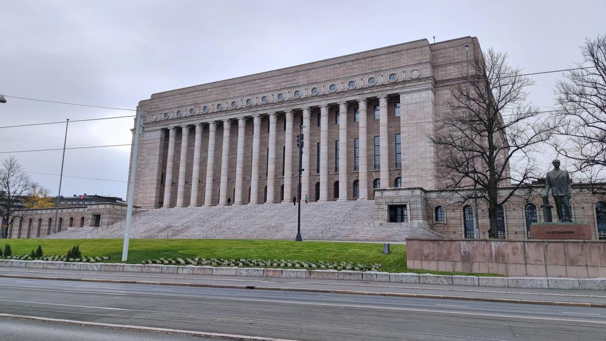 un parlamentar s ar fi sinucis in cladirea parlamentului in finlanda