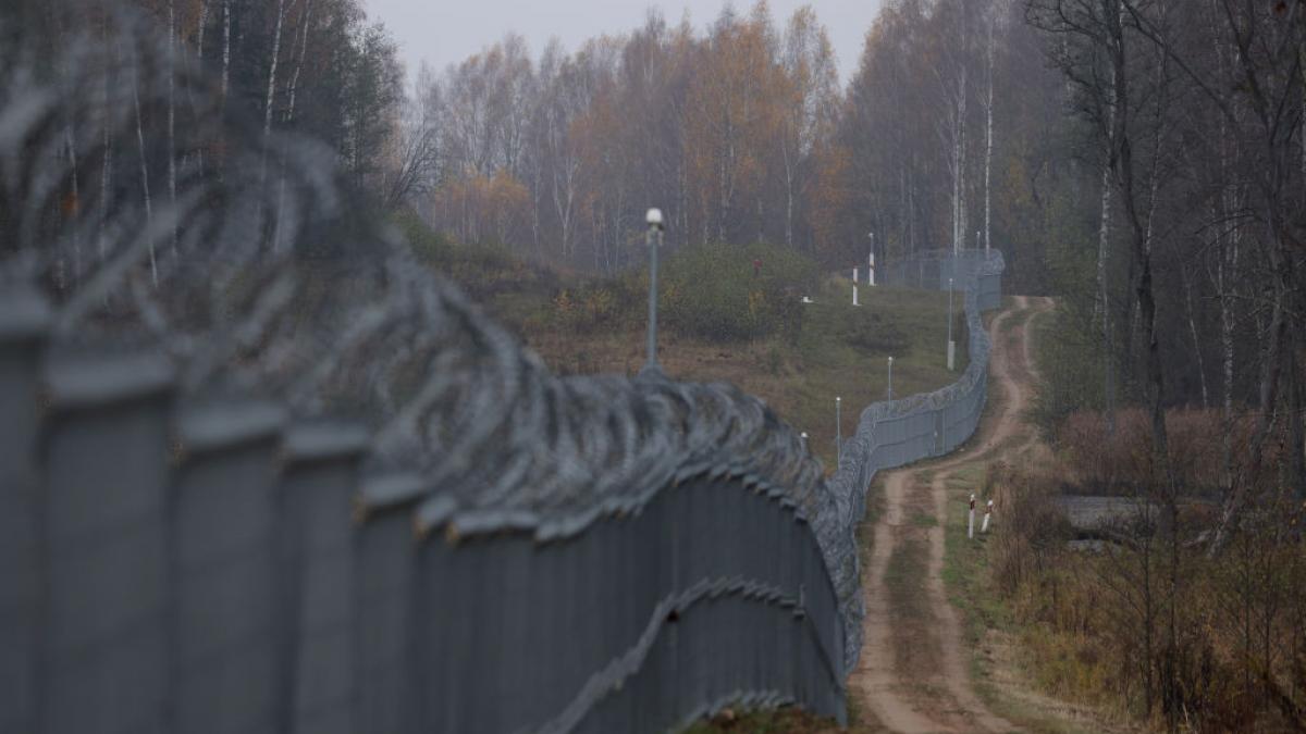 letonia vrea sa construiasca urgent garduri de protectie la frontierele cu rusia si belarus