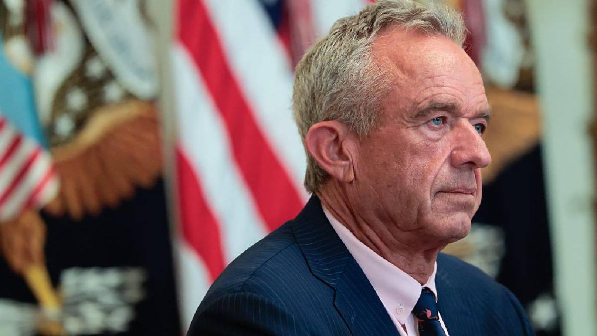 sute de angajati ai agentiilor sanitare ii cer ministrului sanatatii din sua sa nu mai dezinformeze cu privire la vaccinuri