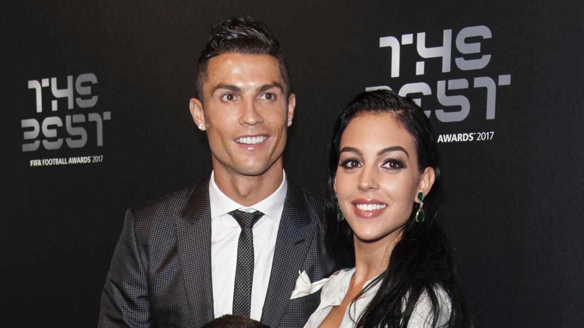 apar primele detalii despre nunta lui cristiano ronaldo cu georgina mireasa a primit si alte cadouri in afara inelului de 3 milioane