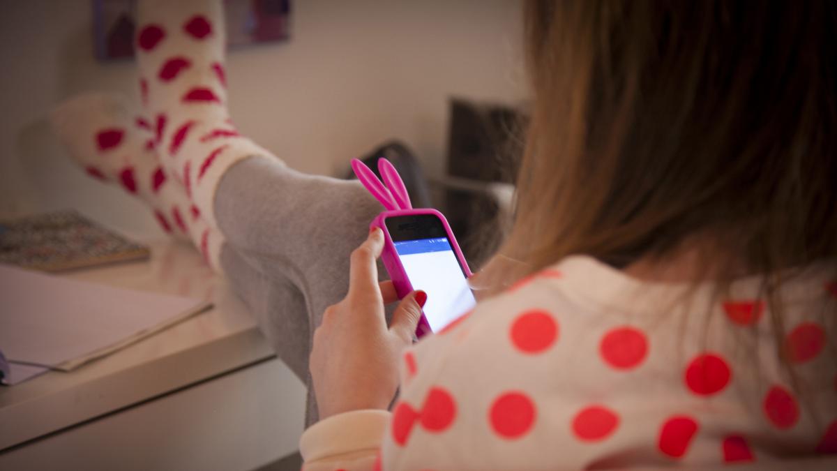 copilarie ruinata multi isi vad parintii plecati la munca in strainatate doar prin apeluri video