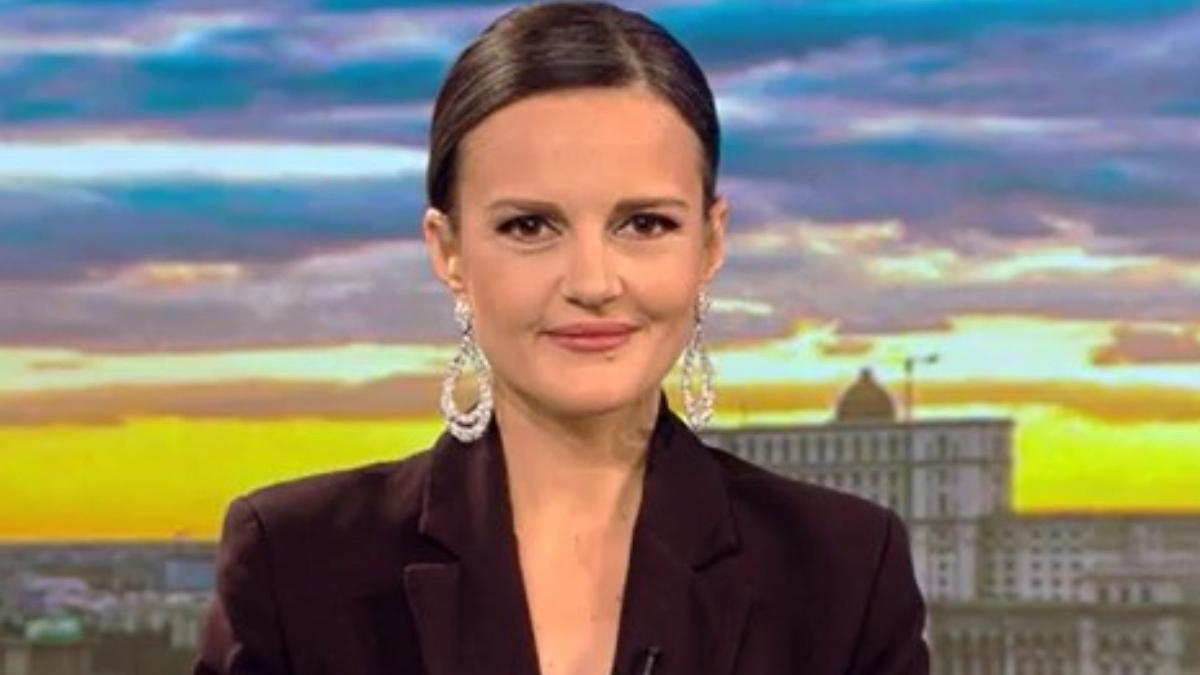 cum a ajuns verbul a volumiza care nici macar nu exista in dex sa fie folosit variantele cu care poate fi inlocuit