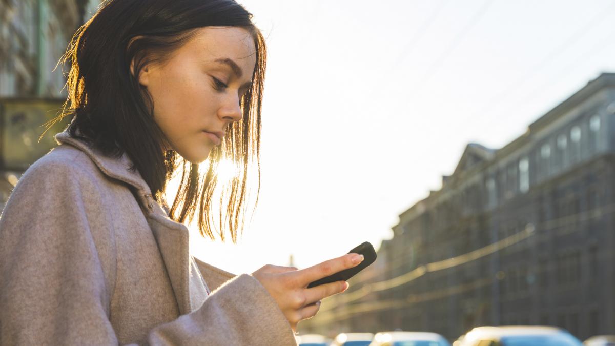guvernul rusiei ordona ca o aplicatie de mesagerie sustinuta de stat si rivala whatsapp sa fie preinstalata pe telefoane si tablete