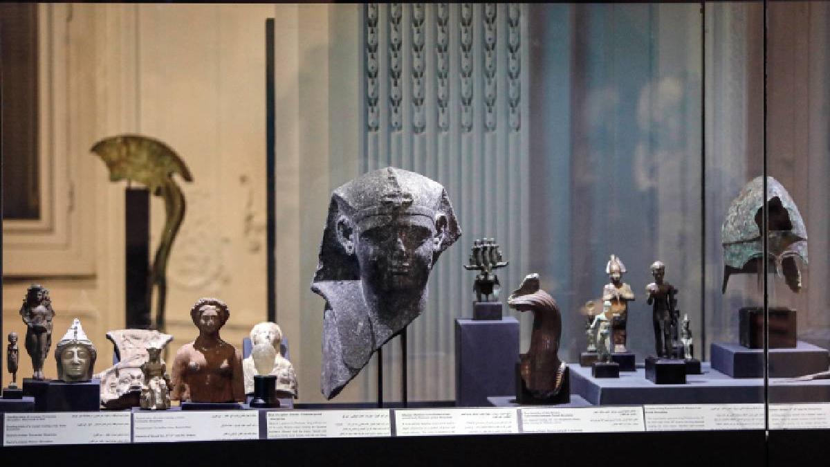 macarale si scafandri au scos la suprafata comori dintr un oras antic scufundat langa alexandria