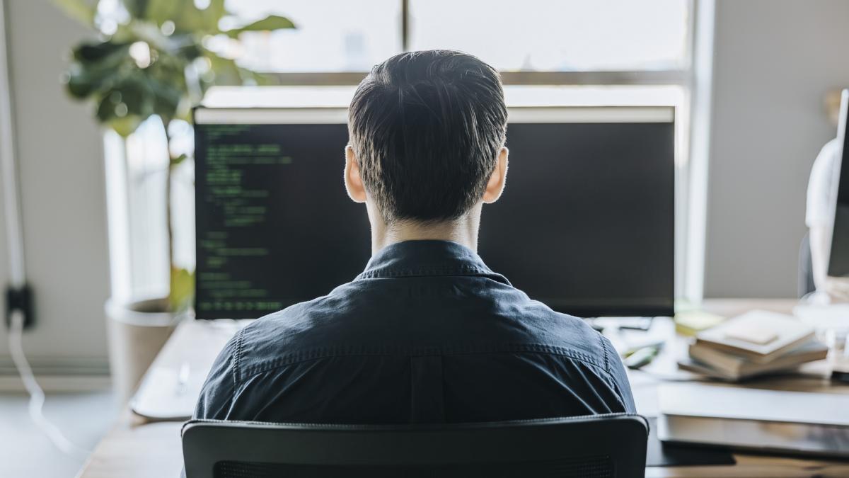 scandal in italia din cauza unui grup de facebook unde barbatii postau imagini intime cu partenerele lor