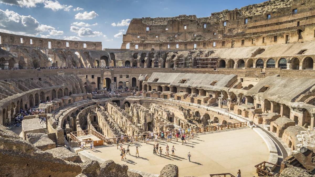 un ghid italian a murit in timpul unui tur la colosseum din cauza caldurii extreme