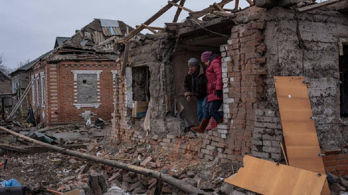 am luat doar cainii si doua genti peste un milion de ucraineni fug din calea bombardamentelor