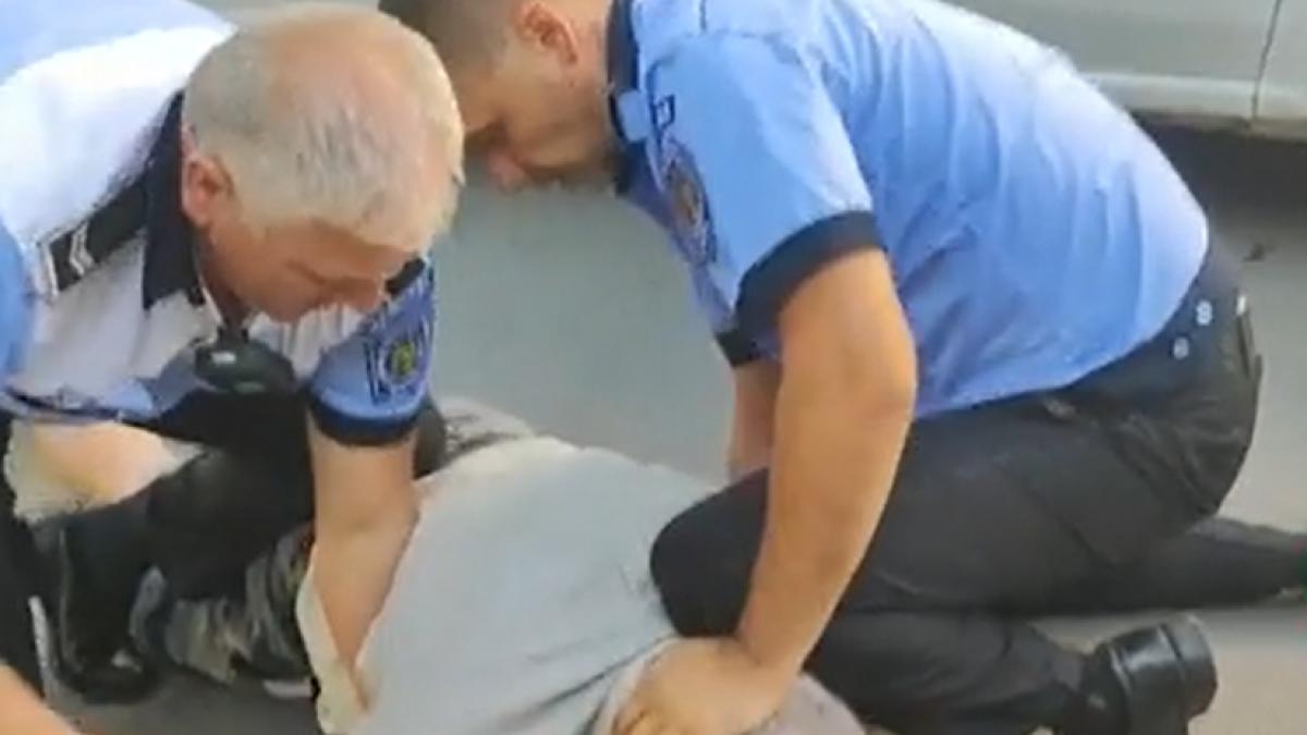 facias a cerut procurorilor sa ancheteze purtarea abuziva a celor doi politisti locali din pascani