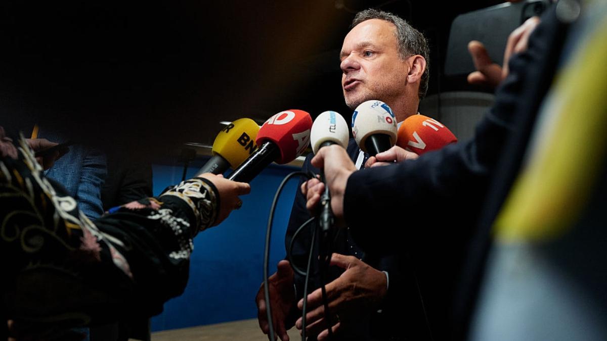 ministrul de externe al olandei a demisionat dupa ce nu a reusit sa impuna sanctiuni impotriva israelului pentru razboiul din gaza