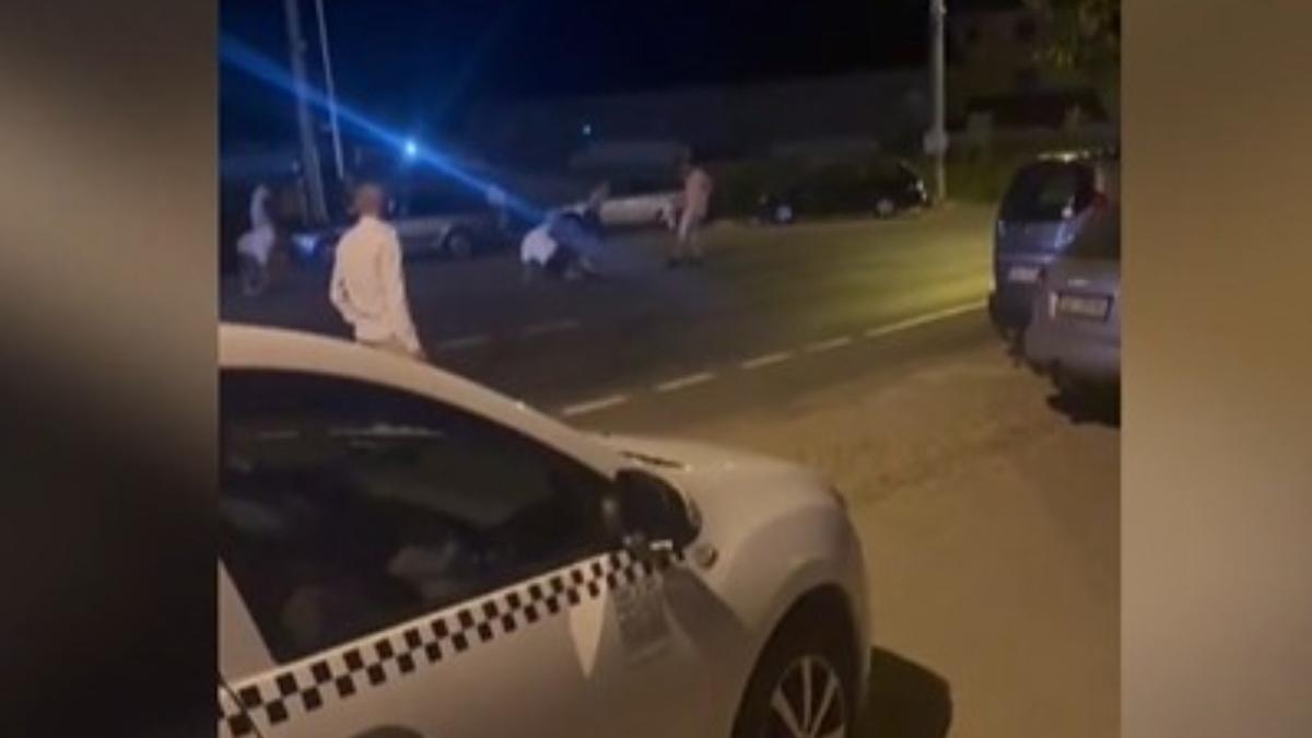 reglare de conturi cu sabii si bate in tecuci membrii unui clan s au batut pana au sosit politistii