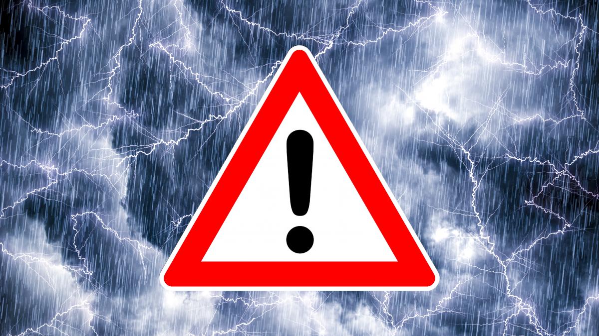 un ciclon loveste romania cod portocaliu de furtuni puternice in urmatoarele ore harta regiunilor lovite de vijelii