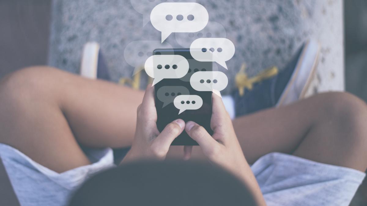 din ce in ce mai multi adolescenti ajung la spital dupa ce poarta conversatii cu chatboturi ai