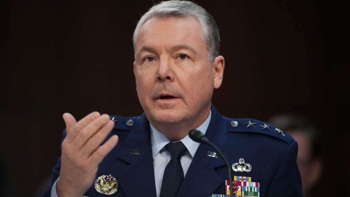 trump l a dat afara pe seful informatiilor militare de la pentagon pentru ca l a contrazis pe tema bombardamentelor din iran