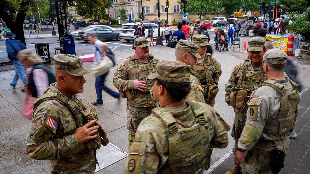 trump i a cerut lui hegseth sa infiinteze o unitate speciala in garda nationala pentru asigurarea ordinii si securitatii capitalei