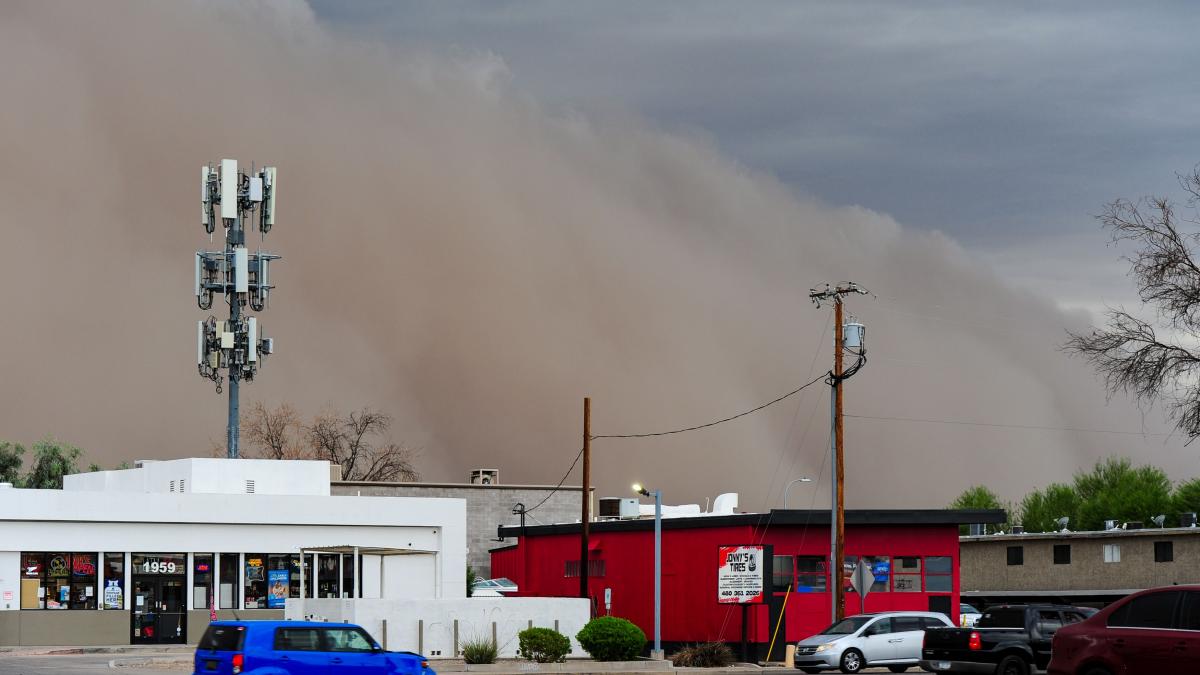 ce este haboob zidul urias de praf care a inghitit phoenix