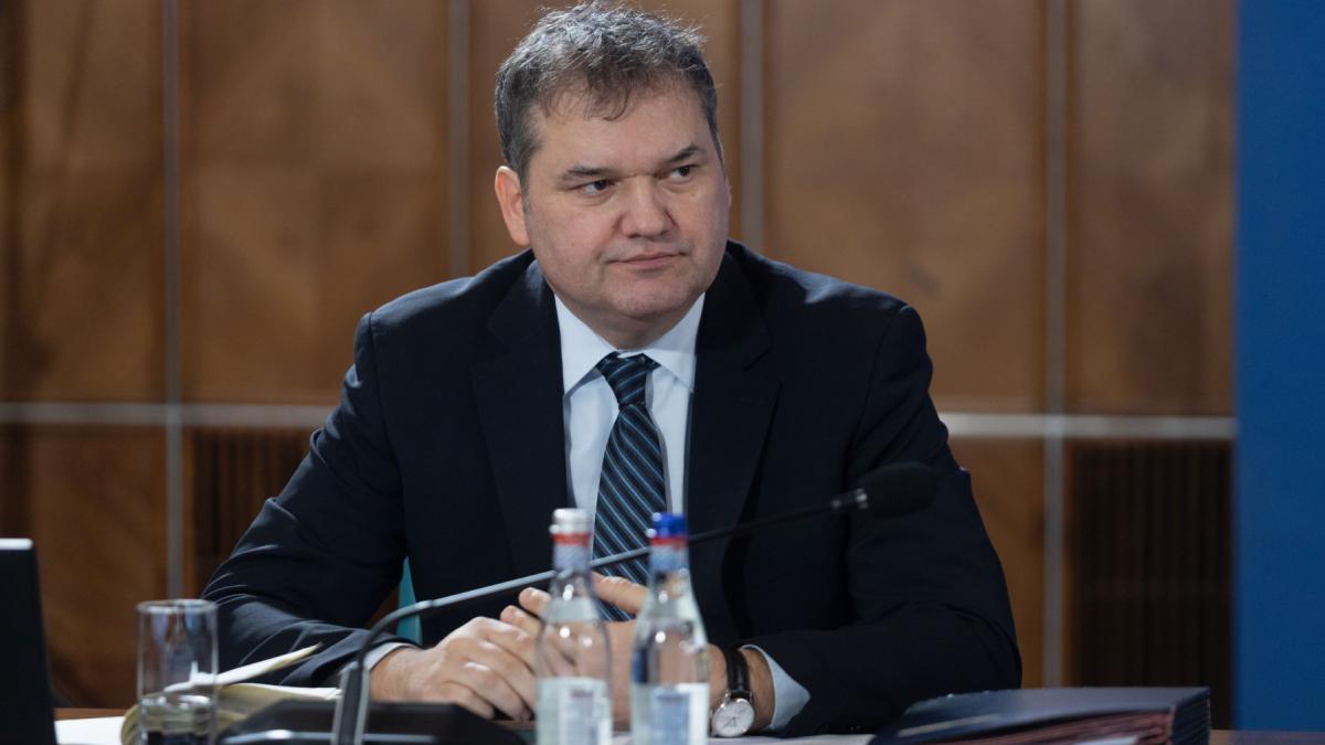 cseke attila le bate obrazul magistratilor suparati pe guvern toti trebuie sa fim solidari nu se poate doar cu unii