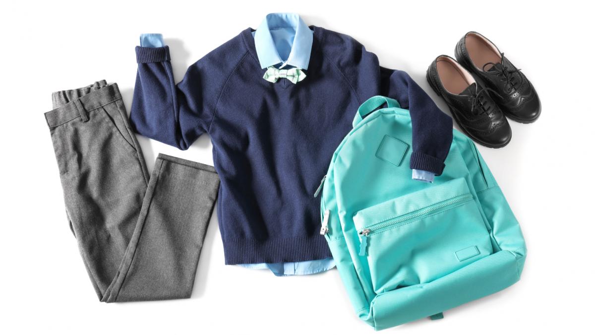 recomandari pentru parintii care cumpara rechizite si uniforme inaintea noului an scolar anpc fibrele sintetice pot duce la alergii