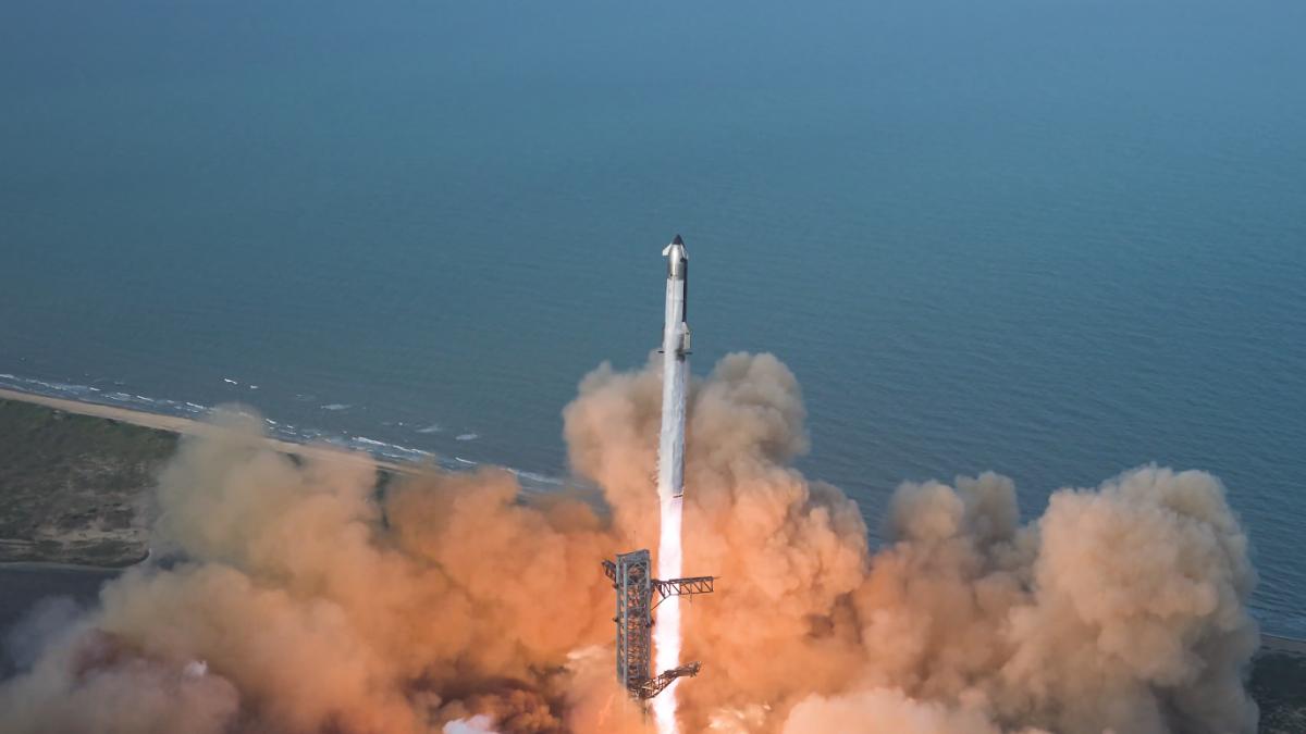 spacex a reusit un test de zbor cu noua racheta starship dupa o serie de esecuri mesajul lui elon musk