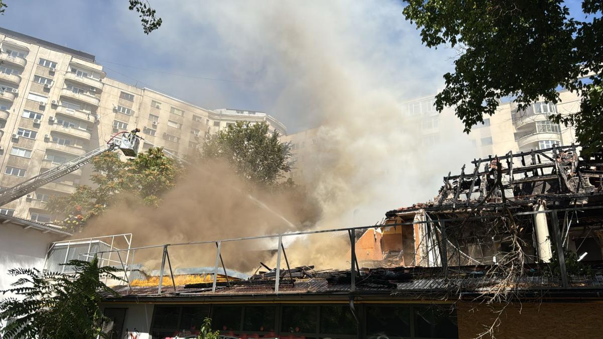 incendiu cu degajari mari de fum in zona calea victoriei din bucuresti s a trimis mesaj ro alert ocoliti zona