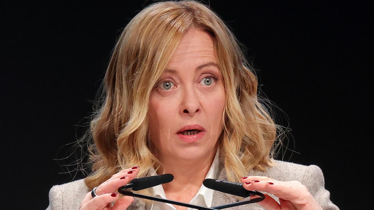 scandal urias in italia fotografii obscene cu giorgia meloni si alte persoane publice au aparut pe un site porno