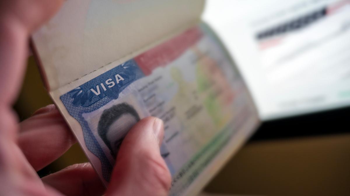 trump vrea sa reduca durata de valabilitate a vizelor sua pentru jurnalistii si studentii straini cu cat se propune limitarea sederii