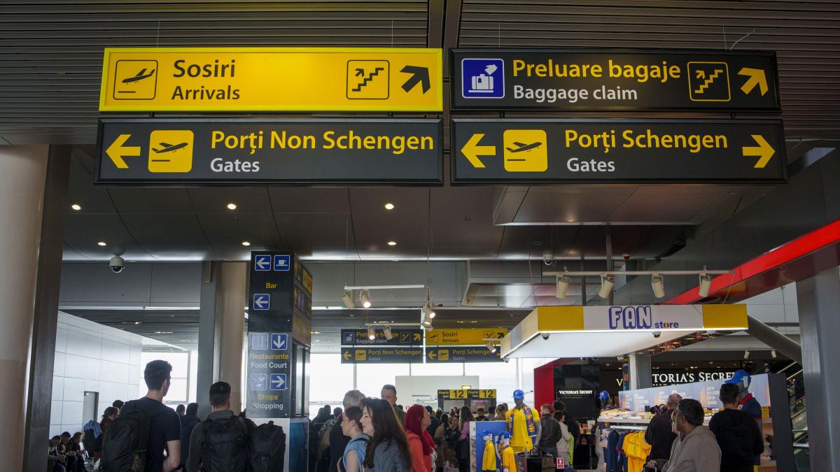 celula de criza la ministerul economiei pentru 87 de turisti blocati in grecia cipru si spania