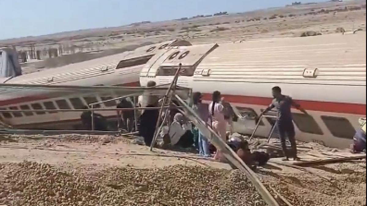 accident feroviar grav intr o statiune din egipt trei oameni au murit 94 au fost raniti