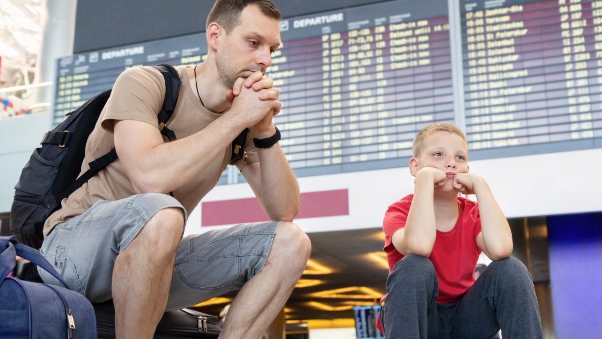 ce se intampla cu romanii blocati in strainatate din cauza unei agentii de turism se incearca maximul posibil e o inselatorie