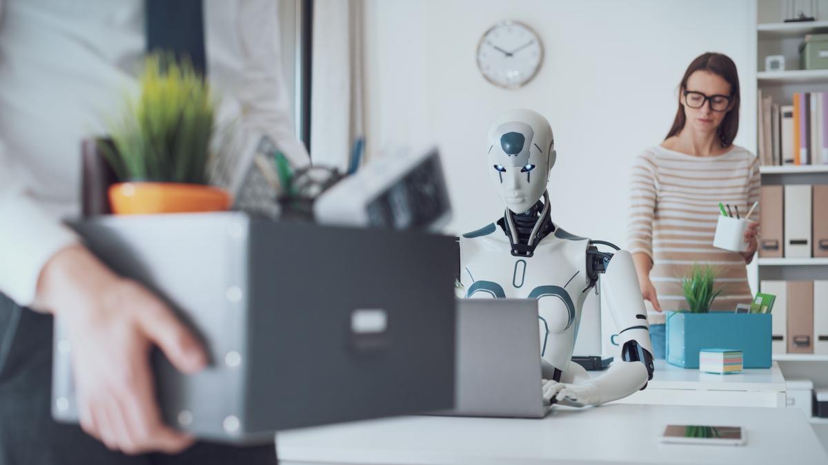 gata inteligenta artificiala ar fi dus deja la o scadere de 13 a locurilor de munca pentru tineri